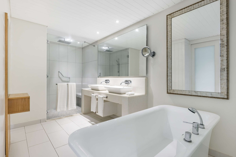 Bathroom 5, Radisson Blu Azuri Resort & Spa