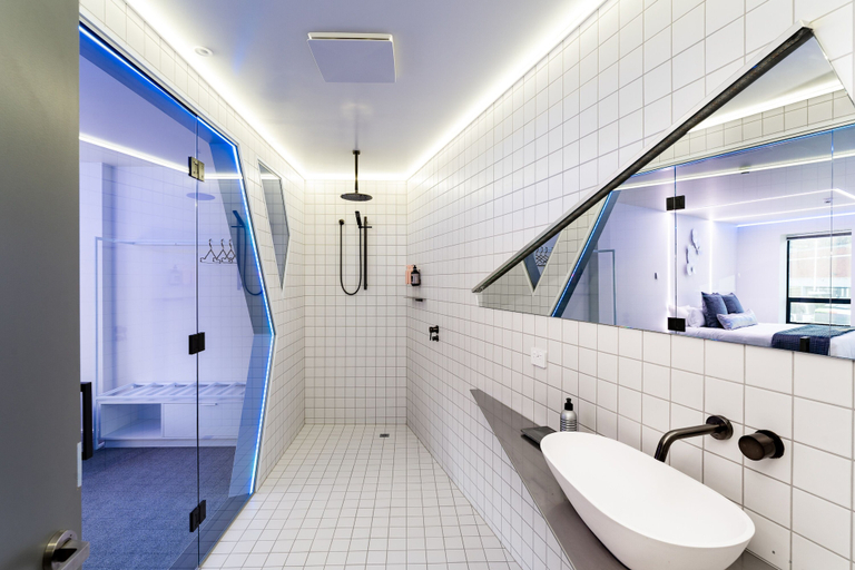 Bathroom, Quarters B1- Luxurious & Spacious, Dunedin