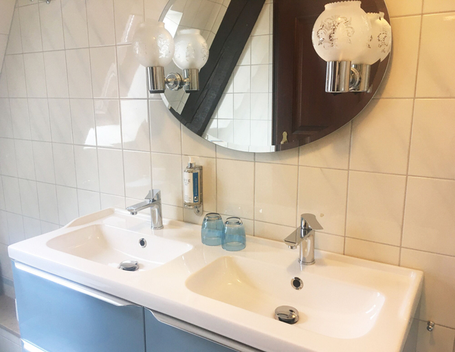 Bathroom 3, Domaine de Beaupré, The Originals Relais, Haut-Rhin