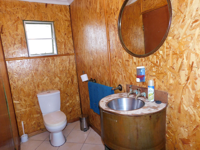 Bathroom 4, Tsumkwe Country Lodge, Tsumkwe