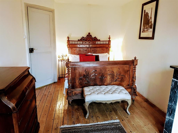 Bedroom 4, The Apartments Rue Barbès, Aude