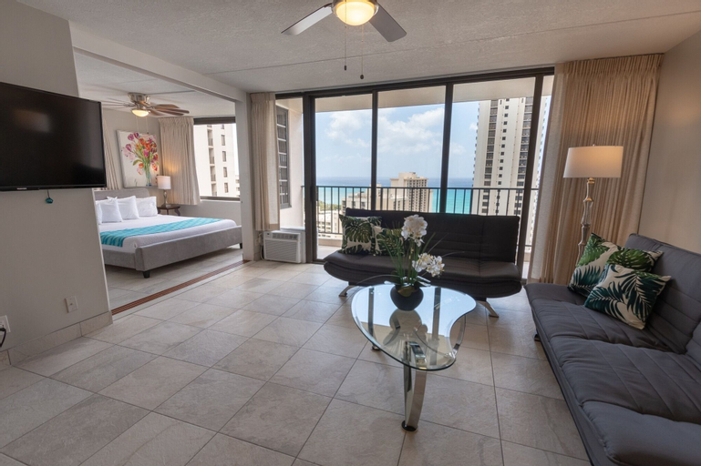Newly Remodeled Corner Unit at the Waikiki Banyan with Diamond Head Views by Koko Resort Vacation Rentals, Honolulu