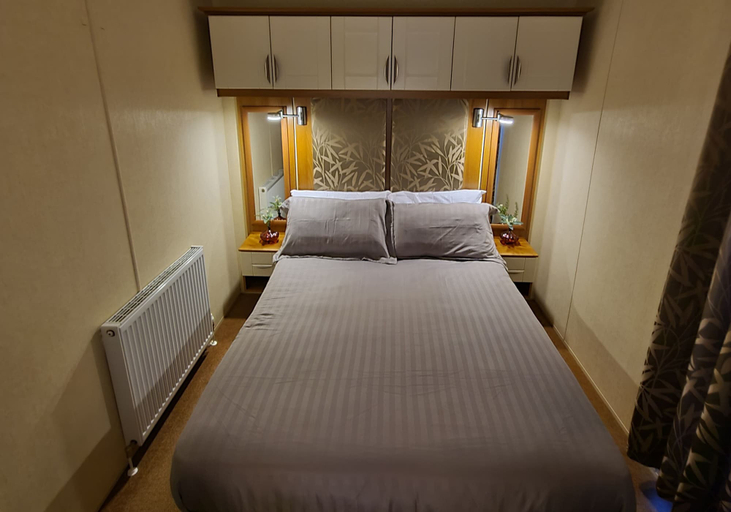 Bedroom 2, Captivating 3-bed Caravan at Golden Palm Skegness, Lincolnshire