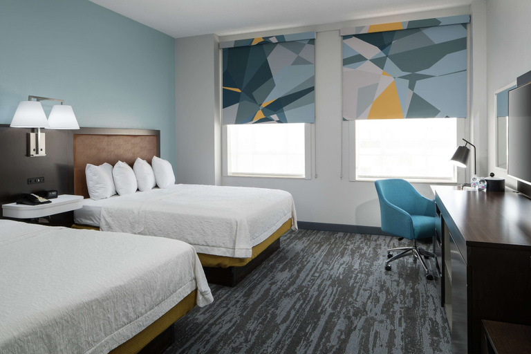 Bedroom 3, Hampton Inn & Suites Atlanta-Downtown, Atlanta