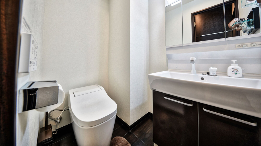 Bathroom 12