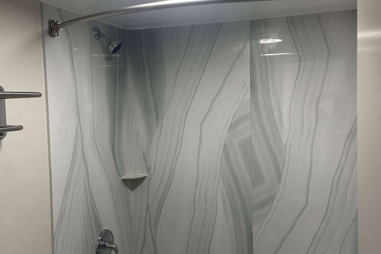 Bathroom 5, Days Inn by Wyndham Montgomery I-85, Montgomery