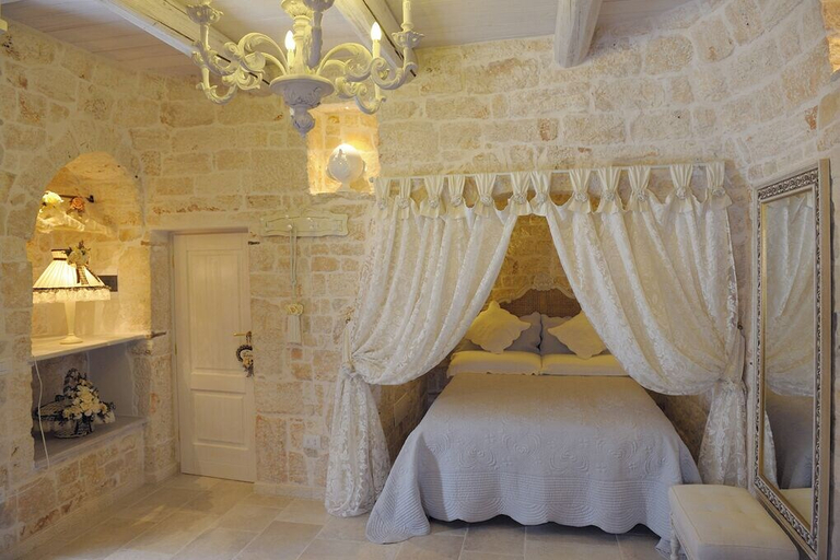Bedroom 3, Romantic Trulli, Bari