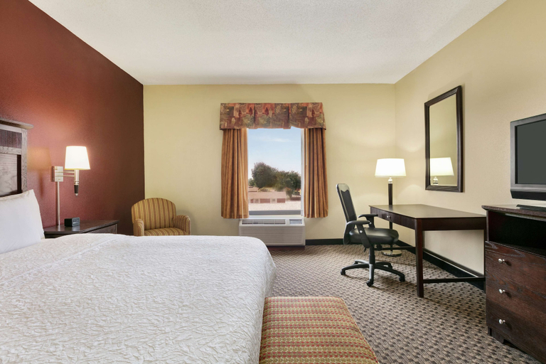 Bedroom 3, Hampton Inn & Suites Lawton, Comanche