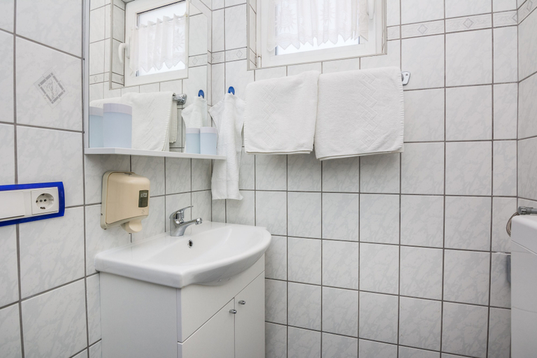 Bathroom 3, Apartment Kikas, Vir