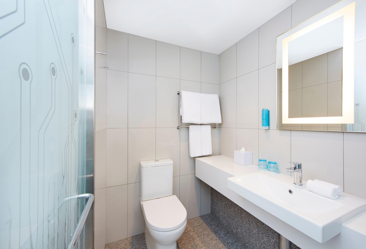 Bathroom 12