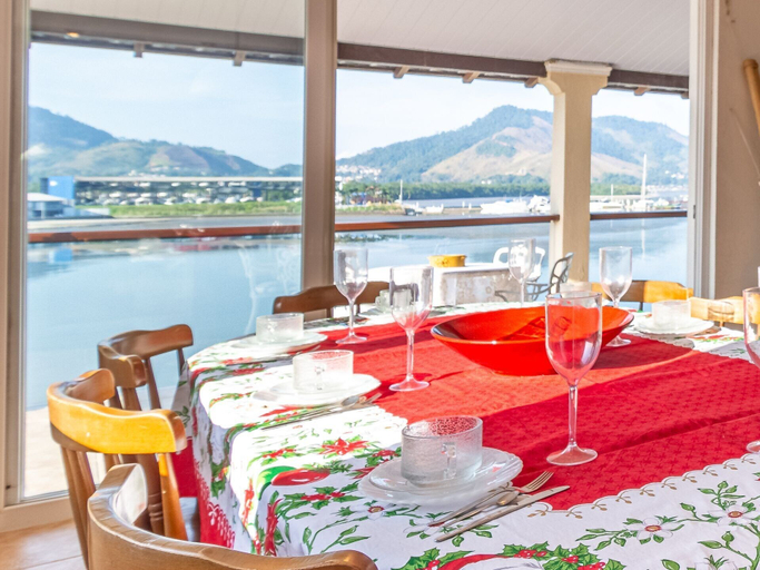 Food & Drinks, Magnífica casa com praia particular em Angra, Angra dos Reis