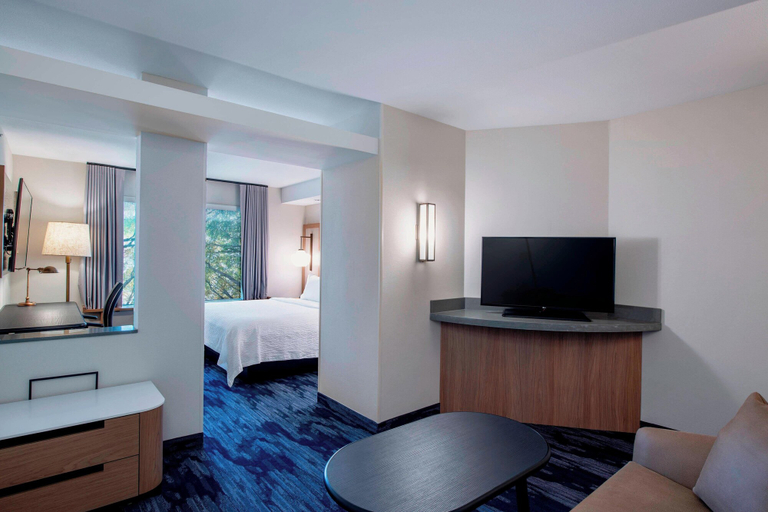 Bedroom 3, Fairfield Inn and Suites by Marriott Kelowna, Central Okanagan