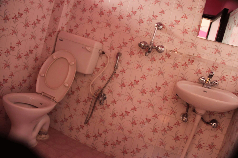 Bathroom, Hotel Santana, Gandaki