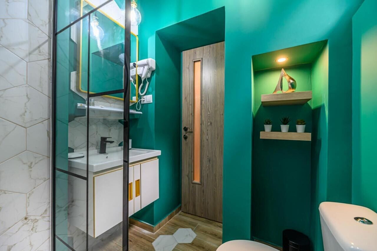 Bathroom, Schei Gate Apartment, Brasov