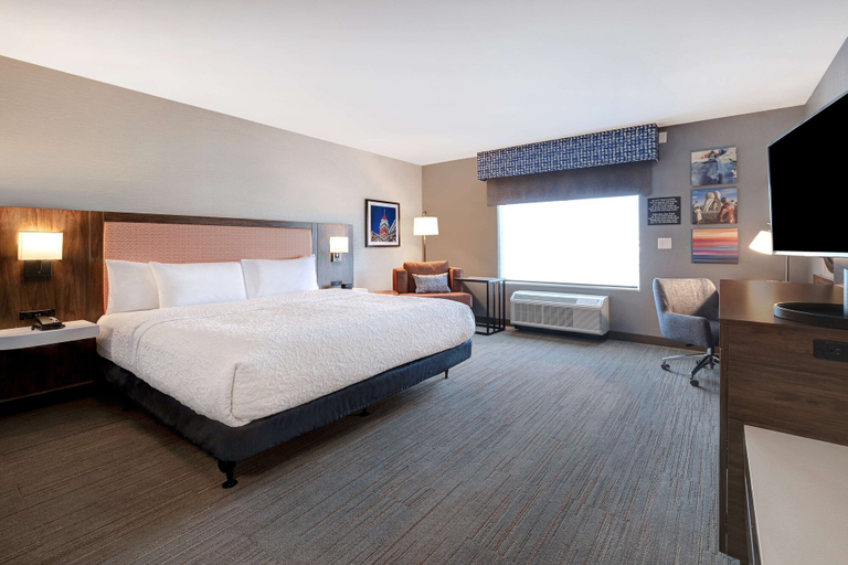 Bedroom 3, Hampton Inn Crown Point, Lake