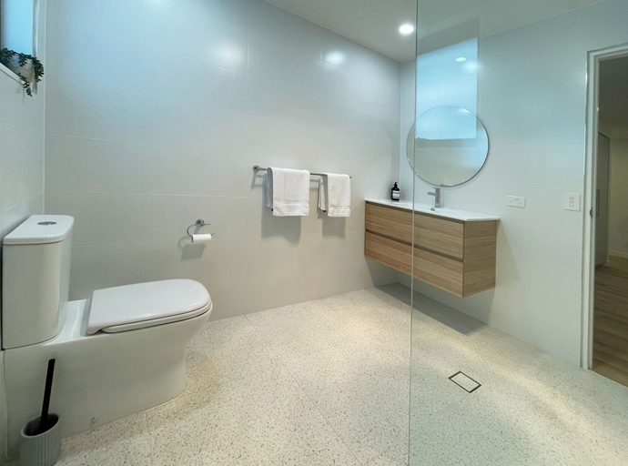 Bathroom 4, Little Island Apartments, Clarence