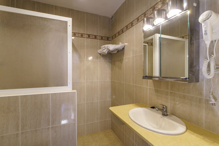 Bathroom 4, Apartamentos Posidonia, Baleares