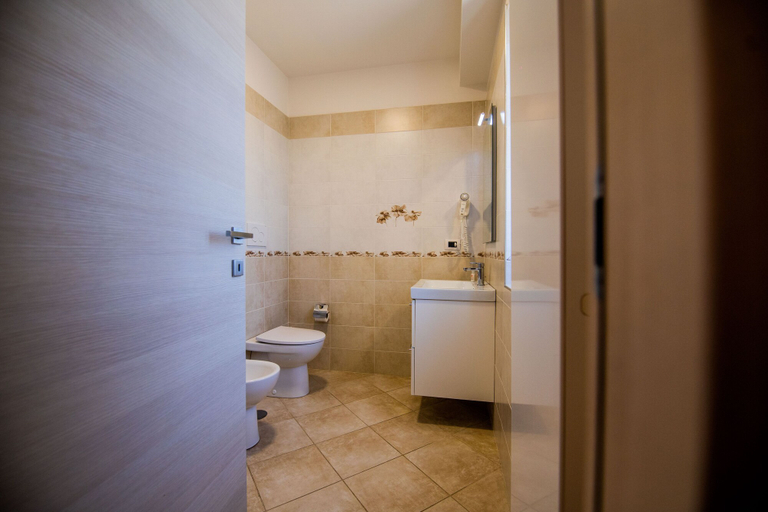 Bathroom 5, O Sole Mio Pompei, Napoli