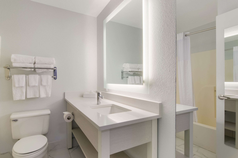 Bathroom 11