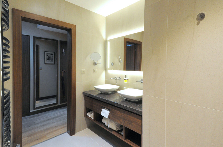 Bathroom 4, Hotel Kramer, Opava