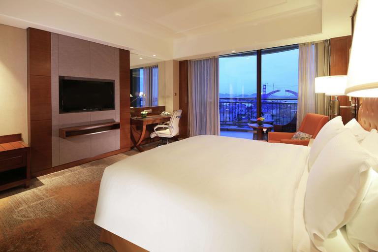 Bedroom 3, Doubletree By Hilton Ningo - Chunxiao, Ningbo