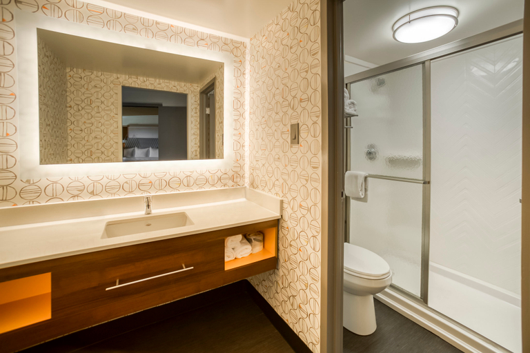 Bathroom 2, Holiday Inn MOBILE-DWTN/HIST. DISTRICT by IHG, Mobile