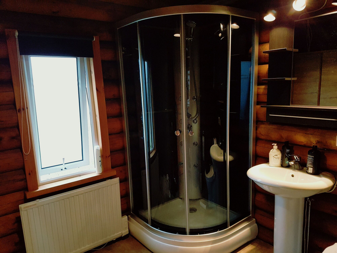Bathroom 2, Akureyri Log Cabin, Grýtubakkahreppur