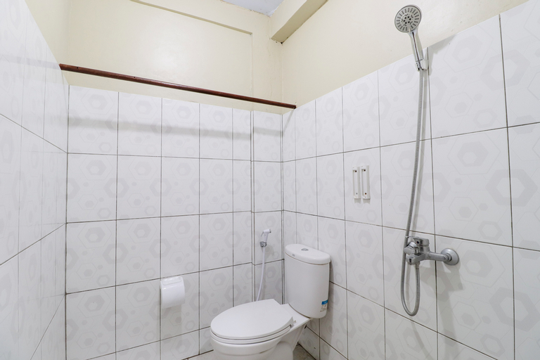 Bathroom 10