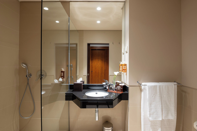 Bathroom 5, Vila Gale Collection Tomar Hotel, Tomar