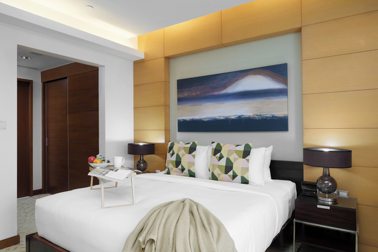 Bedroom 2, Maison Privee - Fabulous Studio w/ Direct Burj Khalifa Views, Dubai