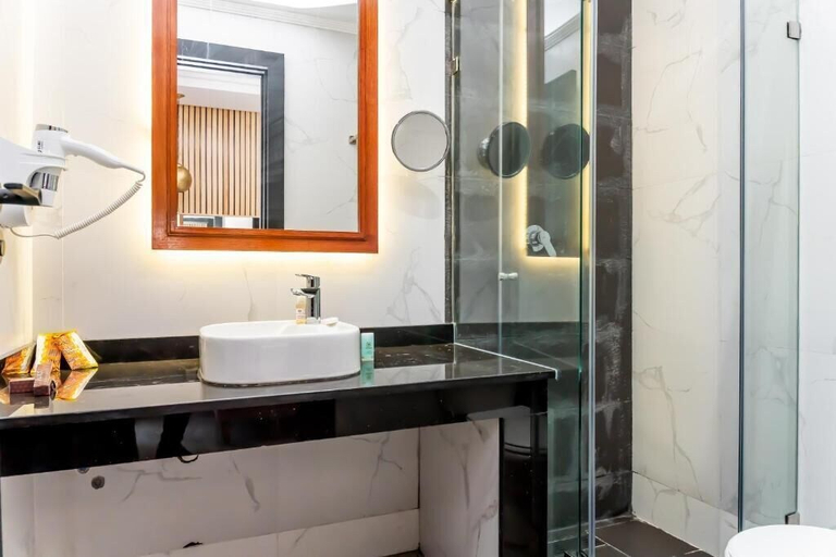 Bathroom 4, Hotel Les Ambassadeurs, Casablanca