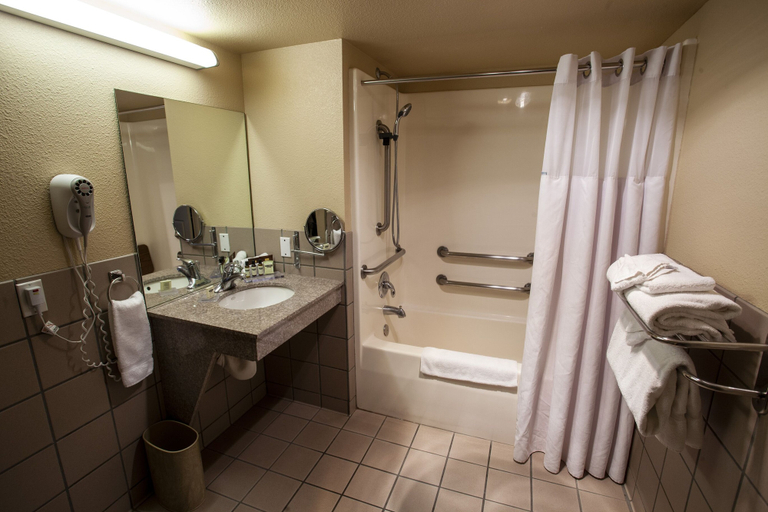 Bathroom 4, Hawthorn Suites by Wyndham Napa Valley, Napa
