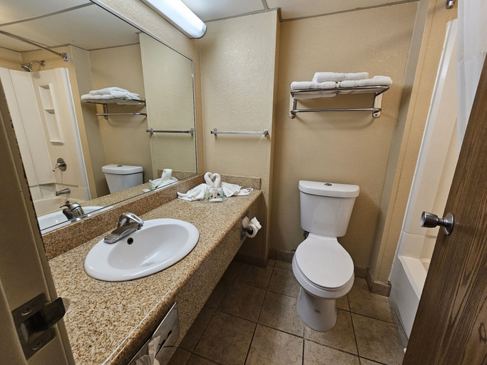 Bathroom 4, Quality Inn Liberal, Seward