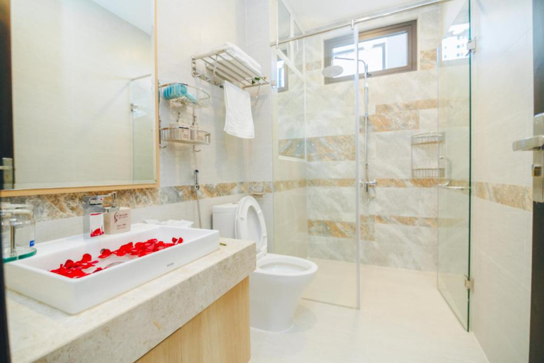 Bathroom 5, Monalisa Hotel & Apartment, Da Nang