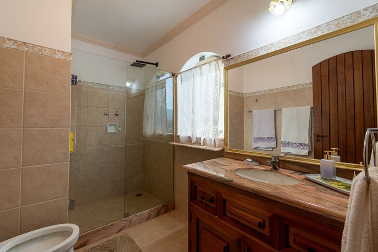 Bathroom 4, Magnífica casa com praia particular em Angra, Angra dos Reis
