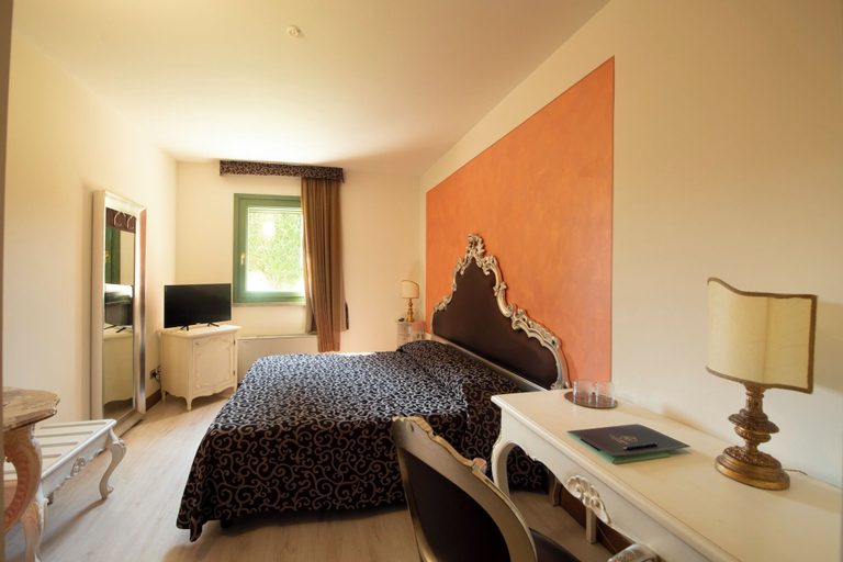 Bedroom 2, La Corte San Lorenzo, Cremona