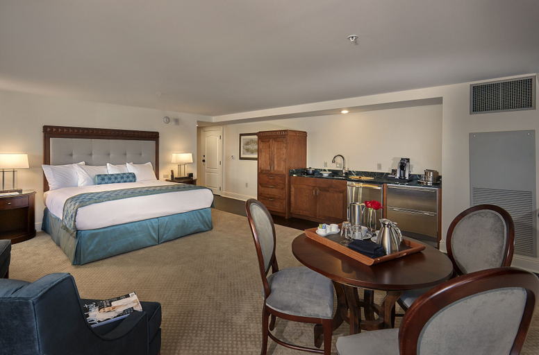 Bedroom 3, Edgewater Hotel, Dane