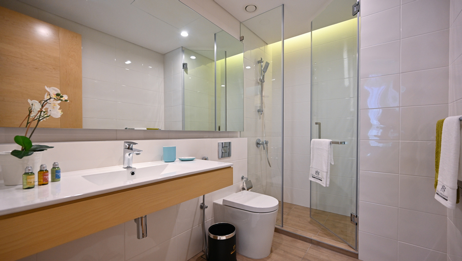 Bathroom 10