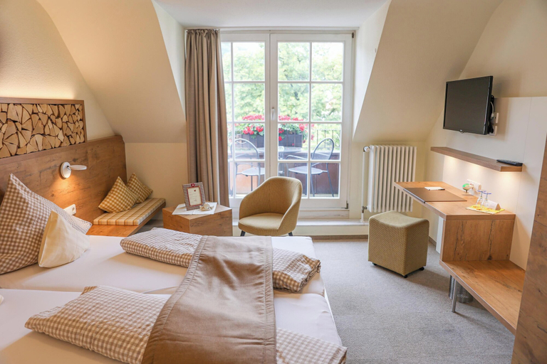 Bedroom 4, Hotel-Gasthaus Goldener Engel, Breisgau-Hochschwarzwald