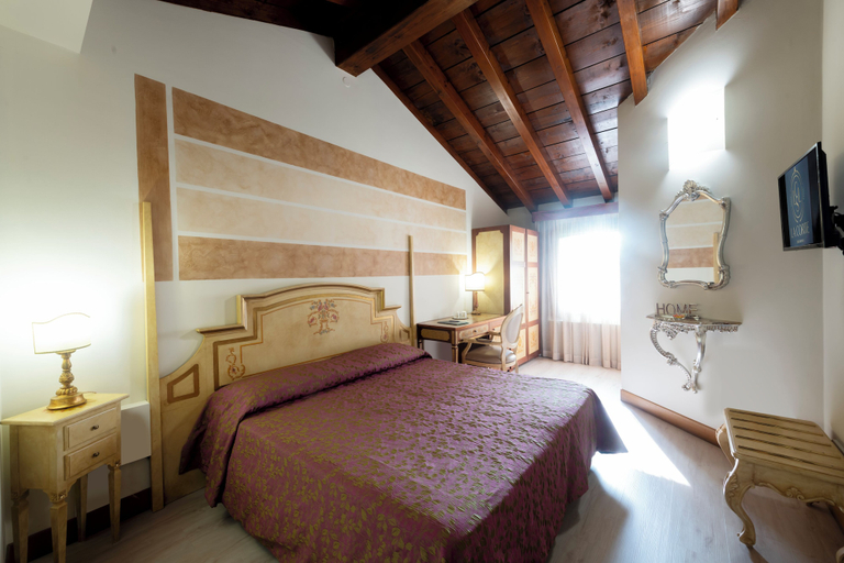 Bedroom 4, La Corte San Lorenzo, Cremona