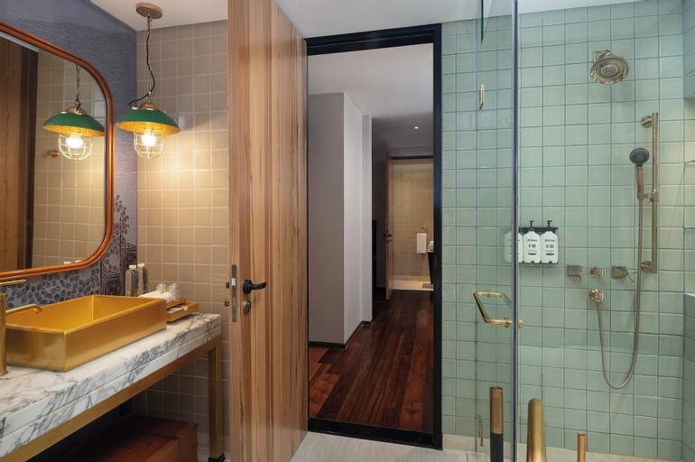 Bathroom 11
