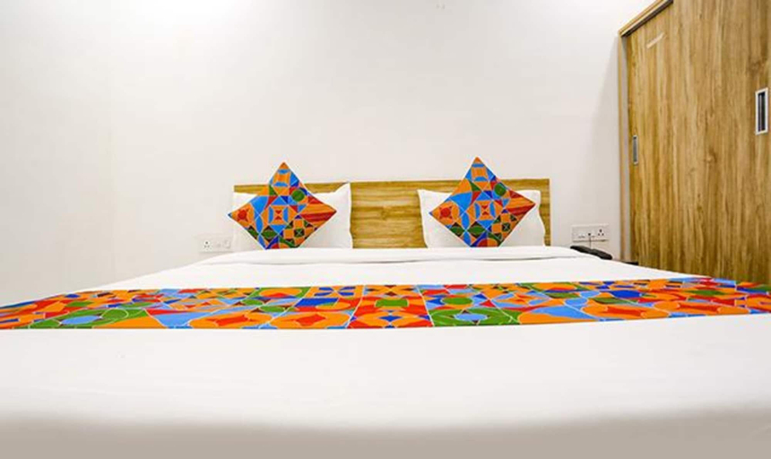 Bedroom 3, FabHotel New Silver Crown, Delhi
