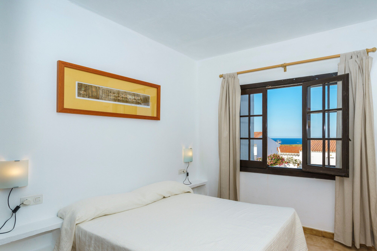 Bedroom 3, Apartamentos Posidonia, Baleares