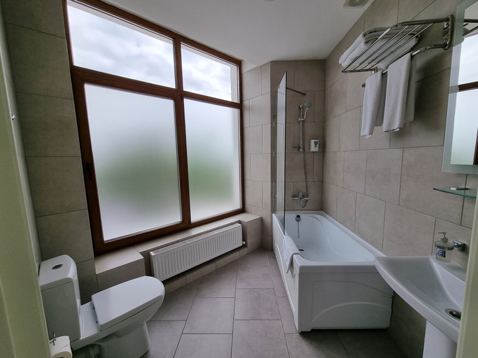 Bathroom 4, WellOtel Yuzhne, Kominternivs'kyi