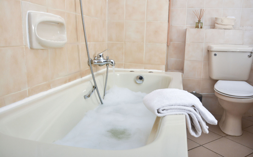 Bathroom 4, The Nordic Villa, AbujaMun
