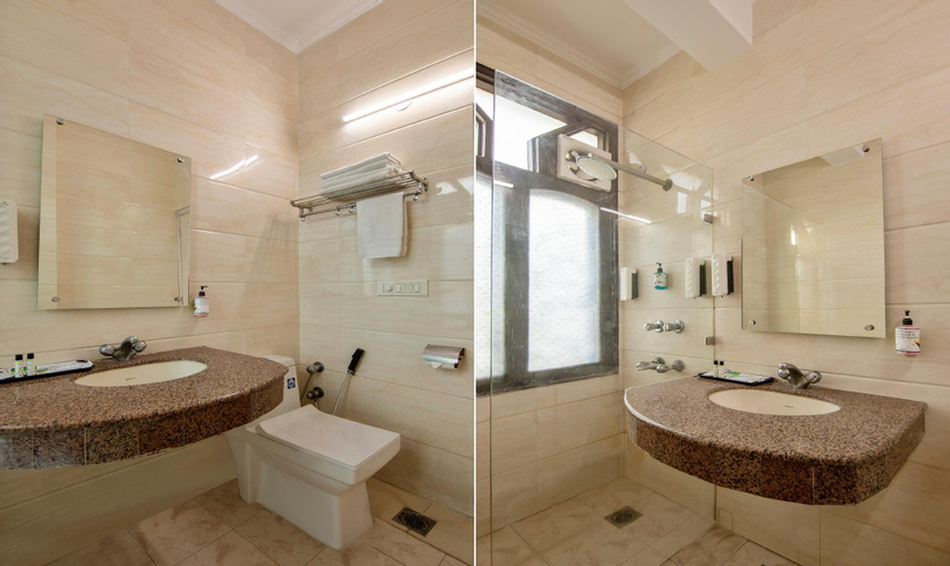 Bathroom 10