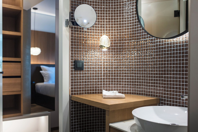 Bathroom 5, Le Pélican, Haute-Savoie