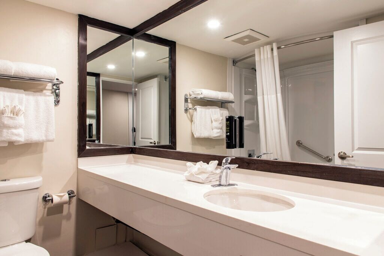 Bathroom 3, Living Stone Golf Resort, Simcoe