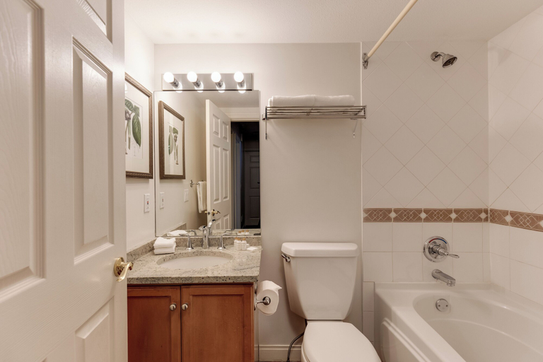 Bathroom 4, Villa's At Eldorado Resort, Central Okanagan