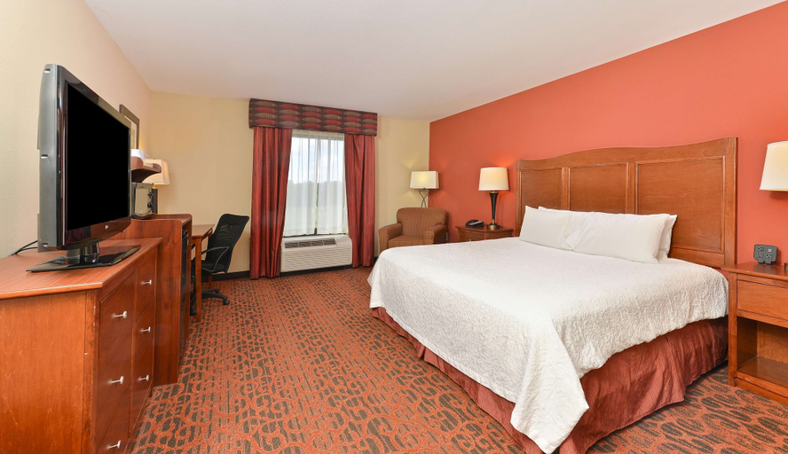 Bedroom 3, Hampton Inn Clinton, IA, Clinton